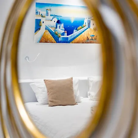 Boutique 88 Fira (Santorini)