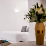 Boutique 88 Fira (Santorini)